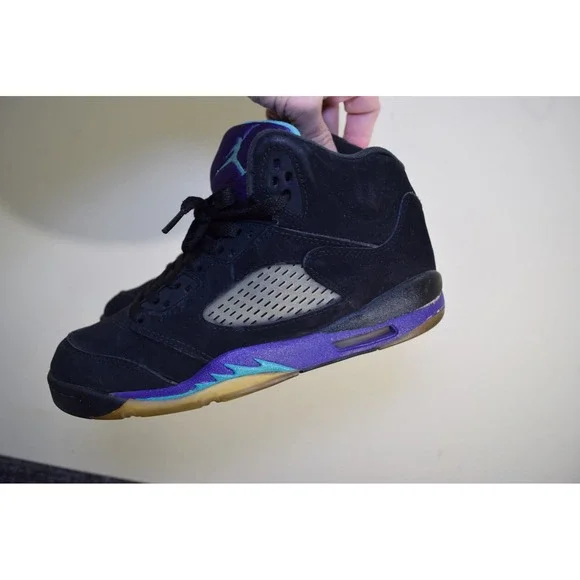 Jordan 5 Retro Black Grape 2013 Basketball High Top Shoes YOUTH 5.5 FLAWS READ Jordan 5 Retro Black Grape 2013 Basketball High Top Shoes  main image 4